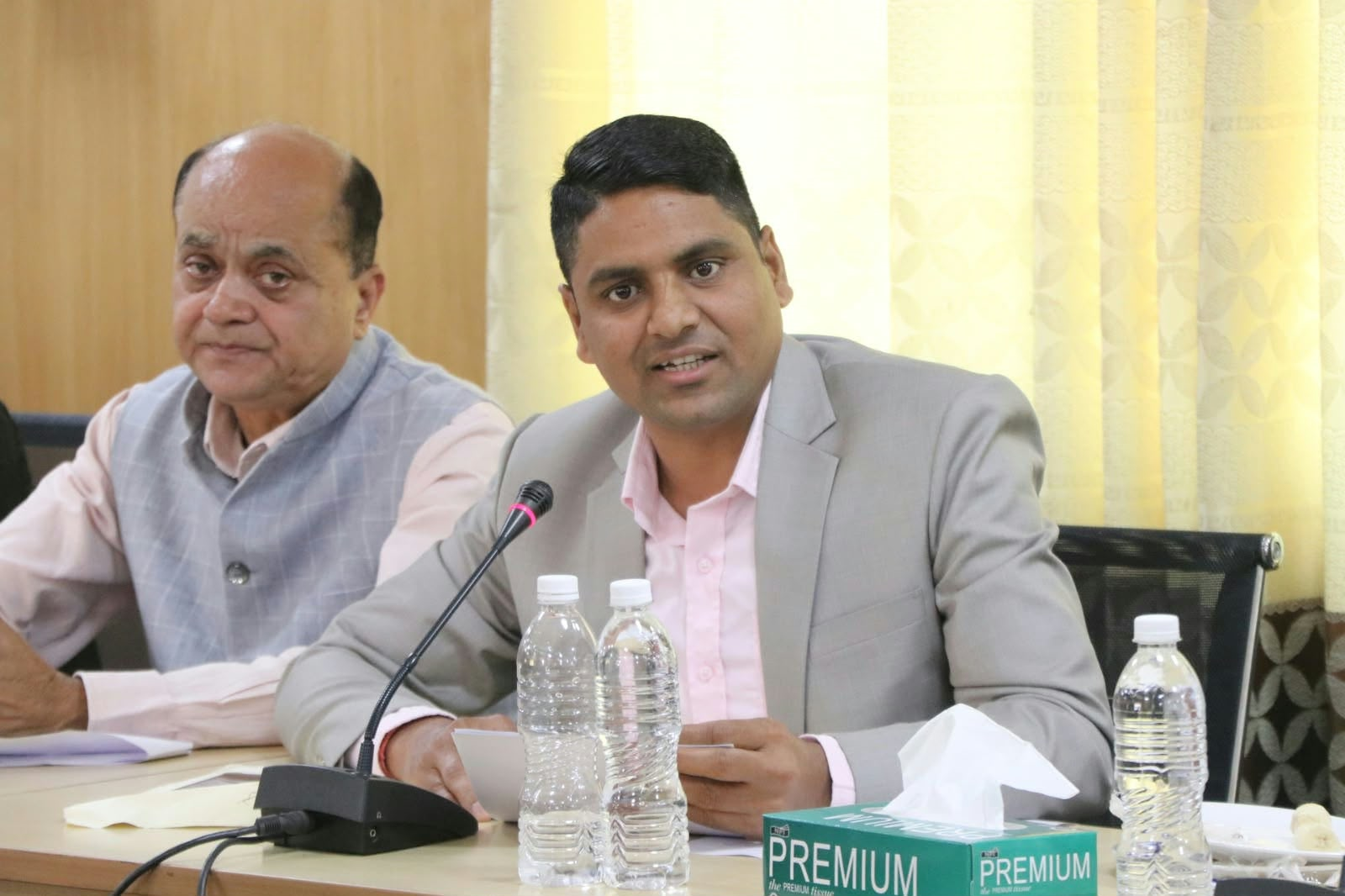 बाँकेका आर्थिक मुद्दा लिएर सिंहदरबार पुगे अध्यक्ष ओली, राखे ३१ बुँदे माग