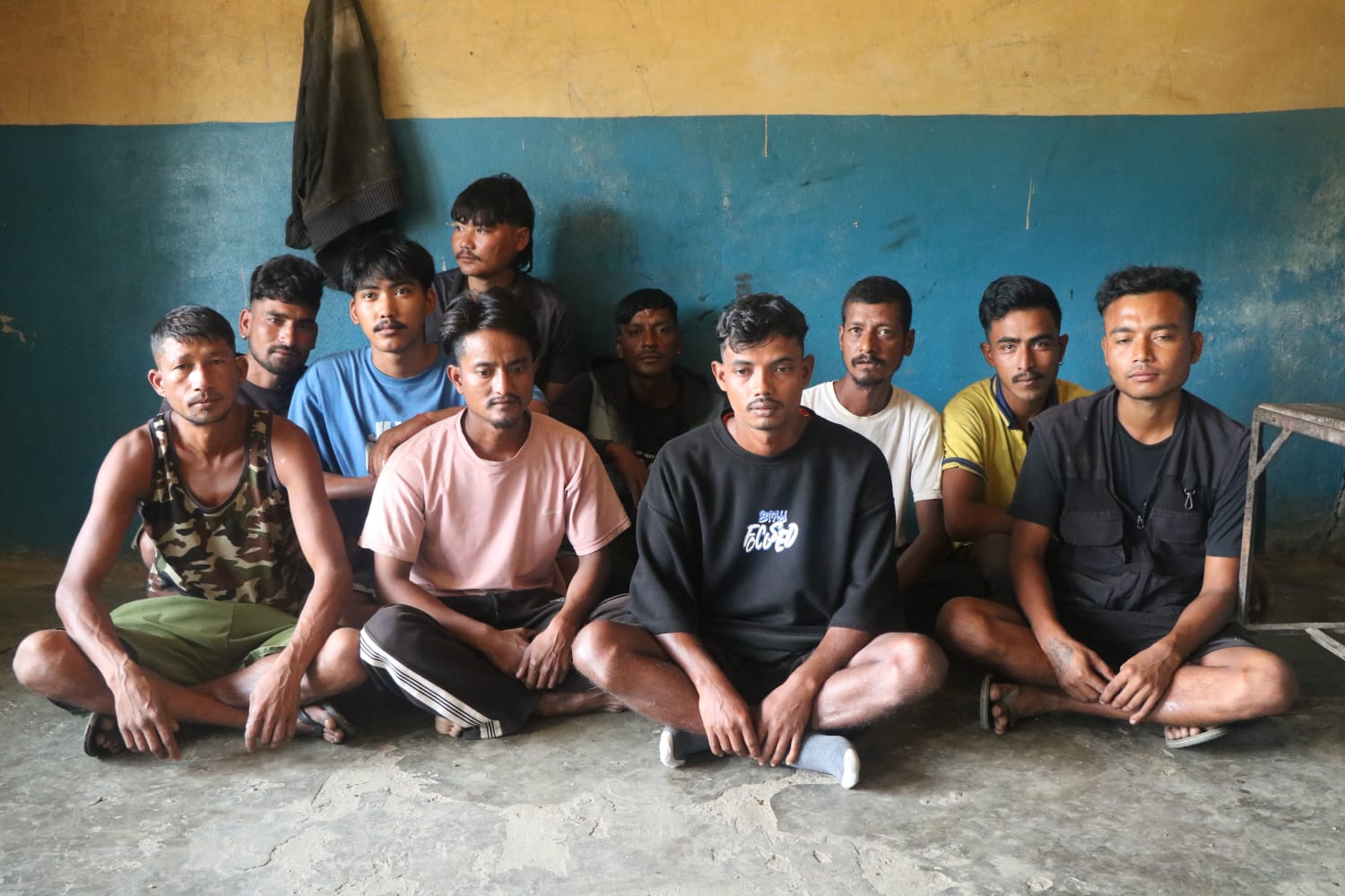 दसैंका बेला पनि ठेकेदारले पैसा नदिएपछि बाँके, सल्यान र सुर्खेतका १२ मजदूर धादिङमा अलपत्र