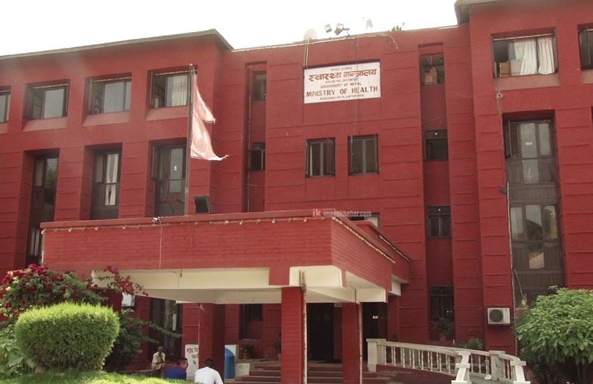 संकटग्रस्त स्वास्थ्य–५ : त्रुटिपूर्ण संरचनाले सेवा प्रवाहमा सकस 