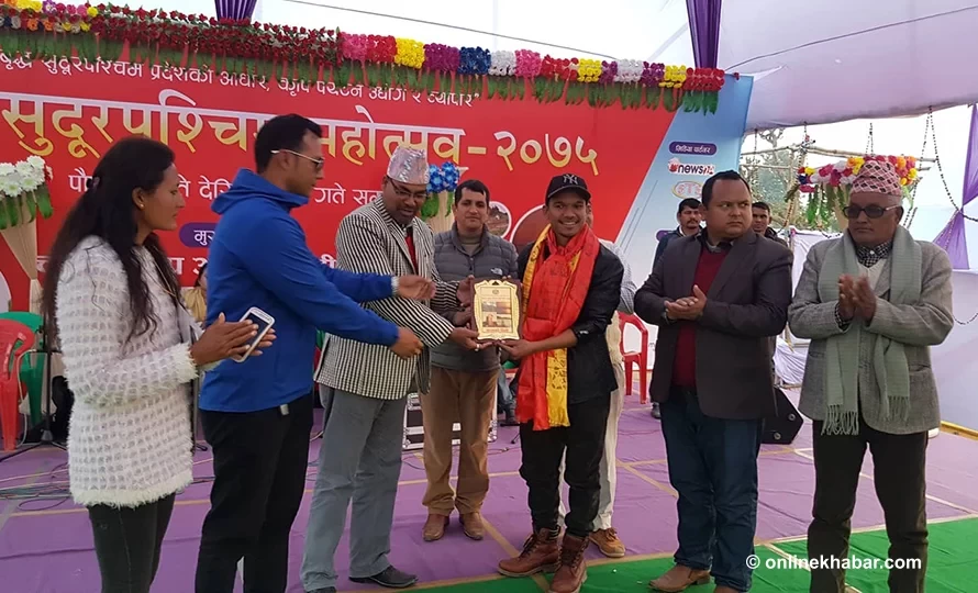 सुदूरपश्चिम महोत्सवमा नेपाल आइडल रविको स्वागत