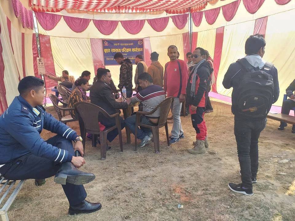 सडकमै स्वास्थ्य परीक्षण