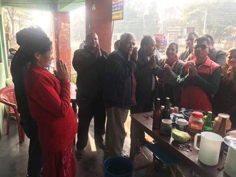 उम्मेदवार घरदैलोमा व्यस्त