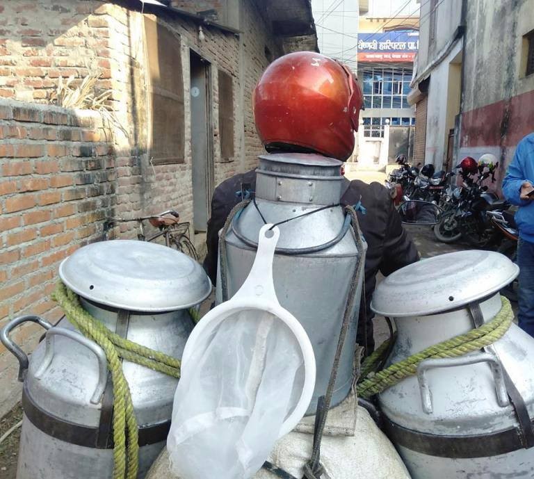 दुध संकलनबाट रकम असुल्दै ट्राफिक