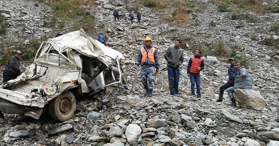 शव बोकेको जीप दुर्घटना हुदाँ चार जनाको मृत्यु