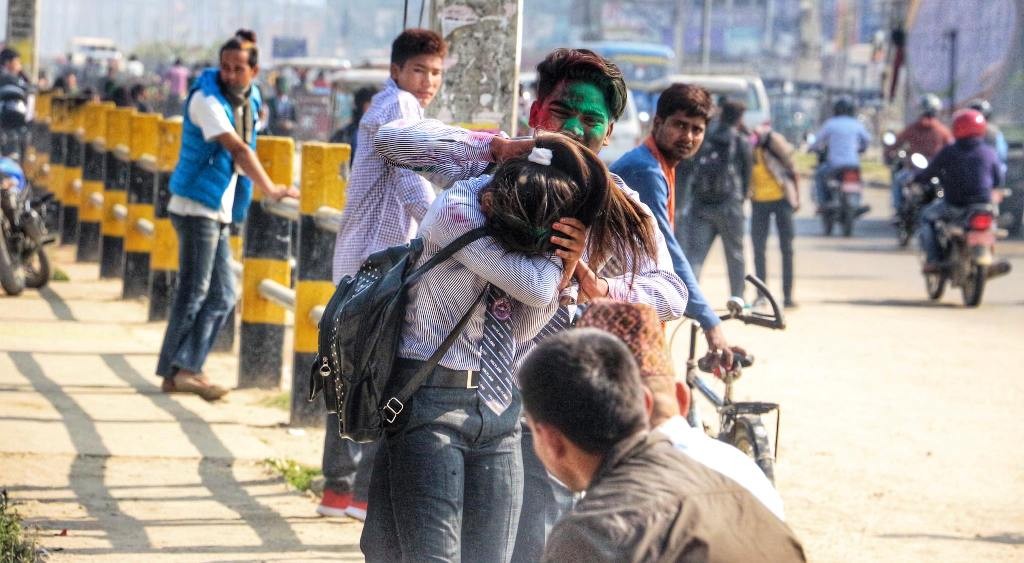 रङ लगाउदैन भन्दा भन्दै कसैले रङ लगायो भने कानूनी कारबाही गर्छौं : डिएसपी न्यौपाने