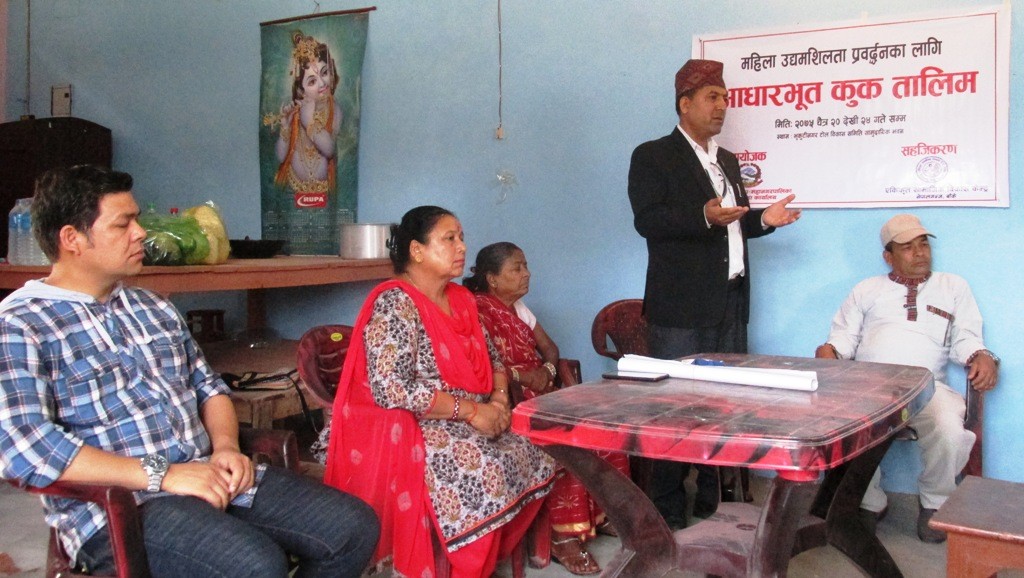 महिलालाई आधारभूत कुक तालिम