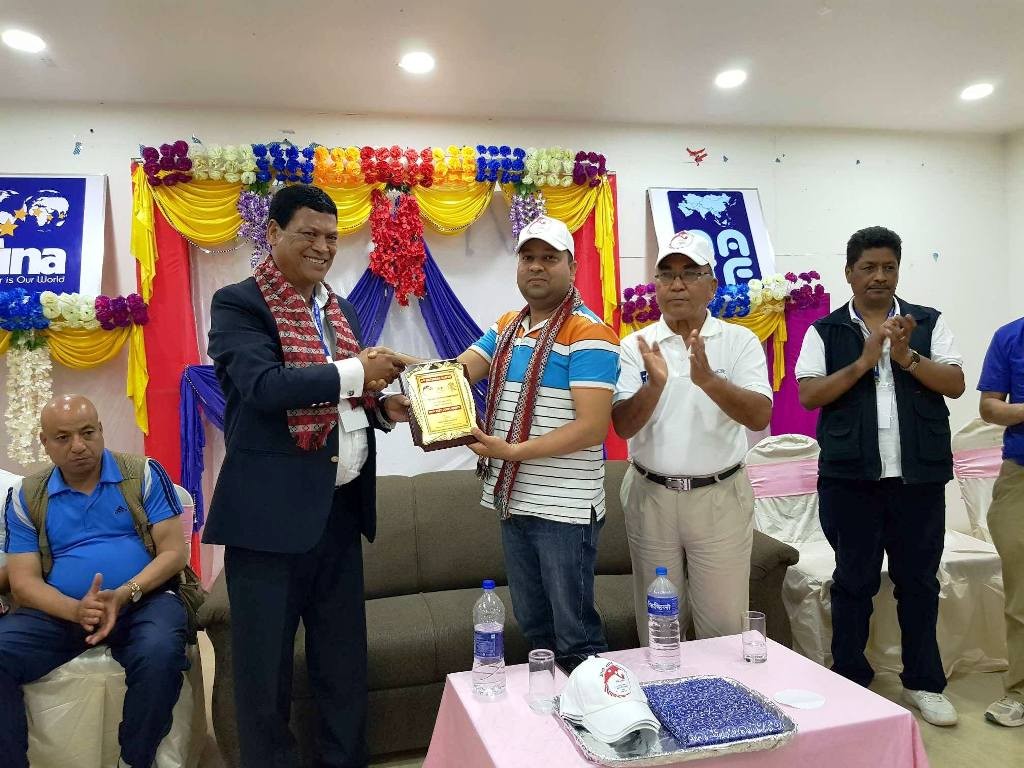 जीवन रक्षाका लागि पौडी