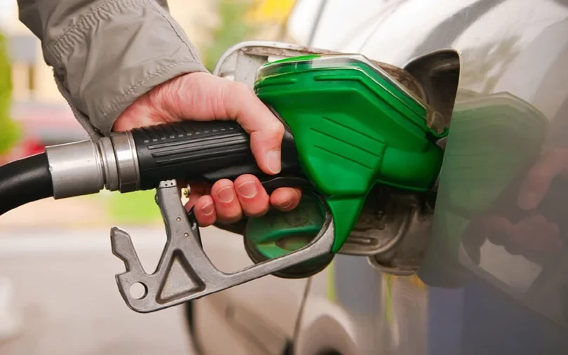 ‘अब प्रति लिटर पेट्रोल १८२ र ग्यासको मूल्य २५ सय’
