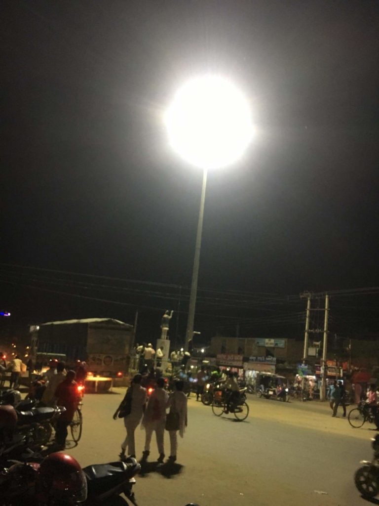 हाईमास्ट बत्ति जडानमा होडबाजी
