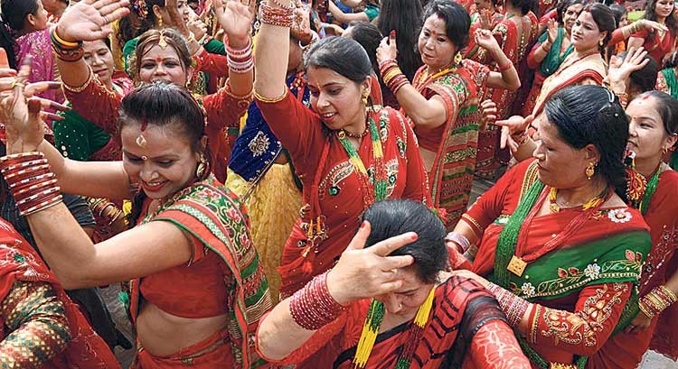 तीज व्रतमा छैन लिङ्ग विभेद