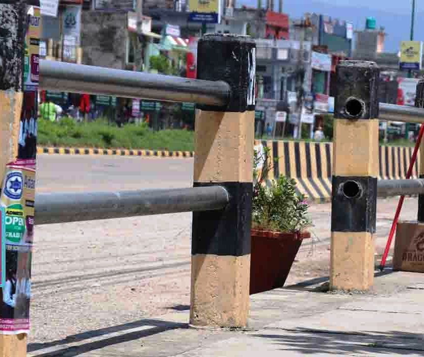काटिएको सडक बार निर्माण गर्न संघलाई प्रसाशनको निर्देशन