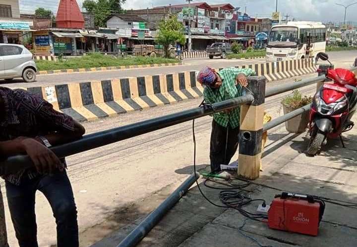 रेलिङ् प्रकरण:  पहिले काटियो, अहिले जोडिदैं