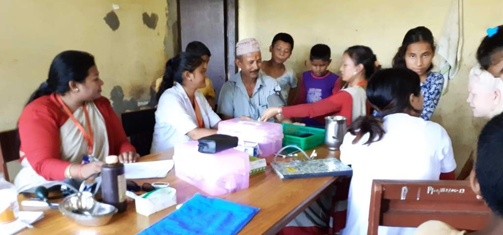 ममता होमको बाँके नेत्रहिन संघमा स्वास्थ्य शिविर