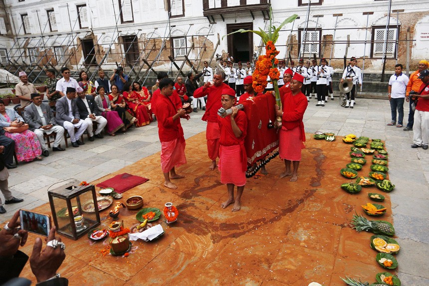 आज दशैंको सातौं दिन, घरघरमा फूलपाती भित्राइँदै