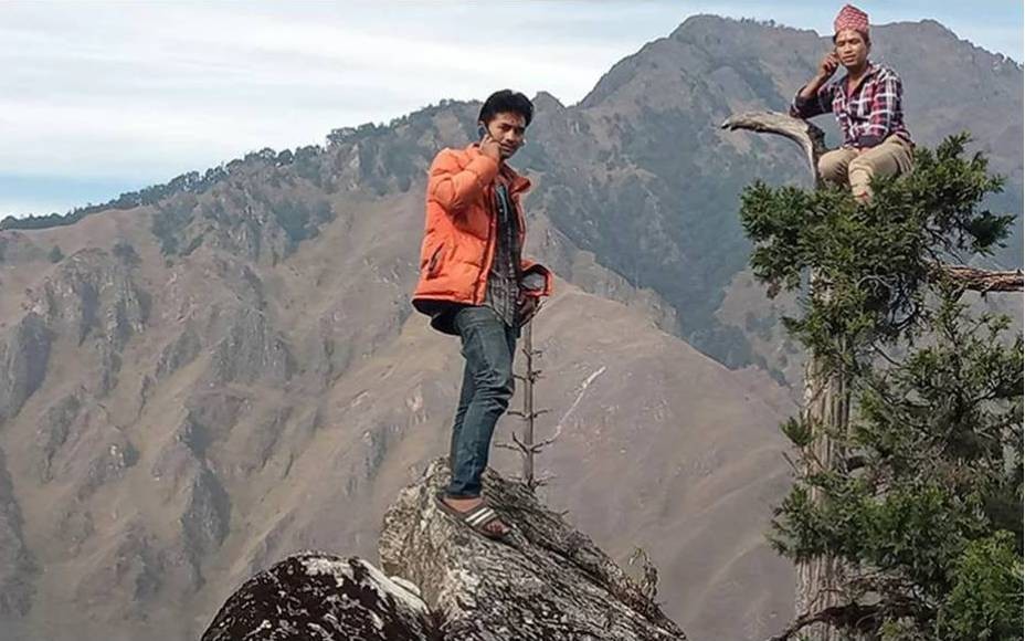 फोन गर्न रुख चढ्नुपर्ने बाध्यता