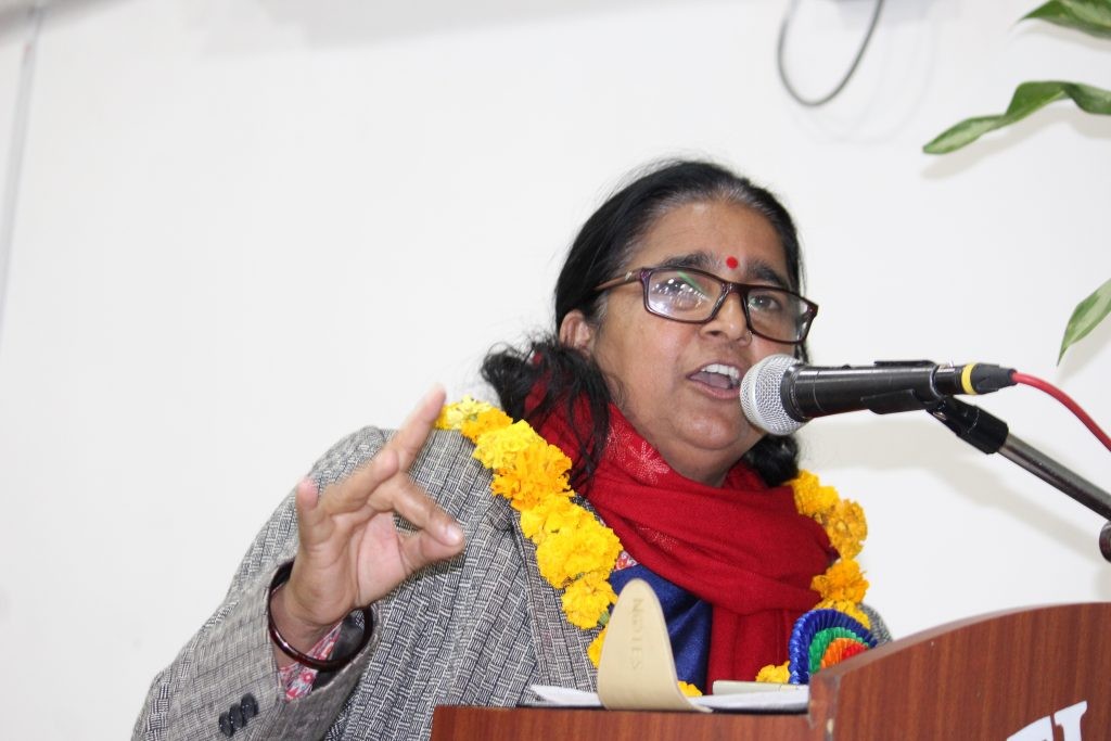 मन्त्री पौडेदेखि स्वकीय सचिव रोकायको कमिशन चक्कर