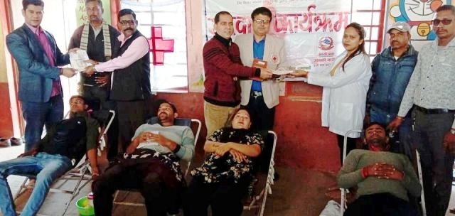 गुरुवागाँउमा बृहत रक्तदान