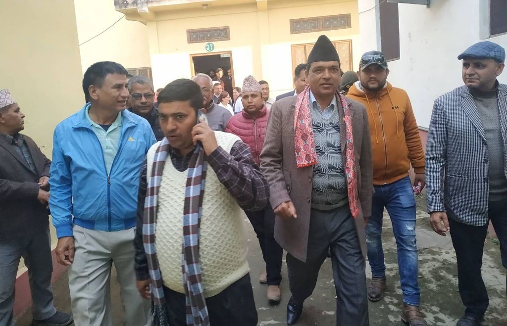 राज्यमन्त्री रावतद्वारा भेरी अस्पताल अवलोकन