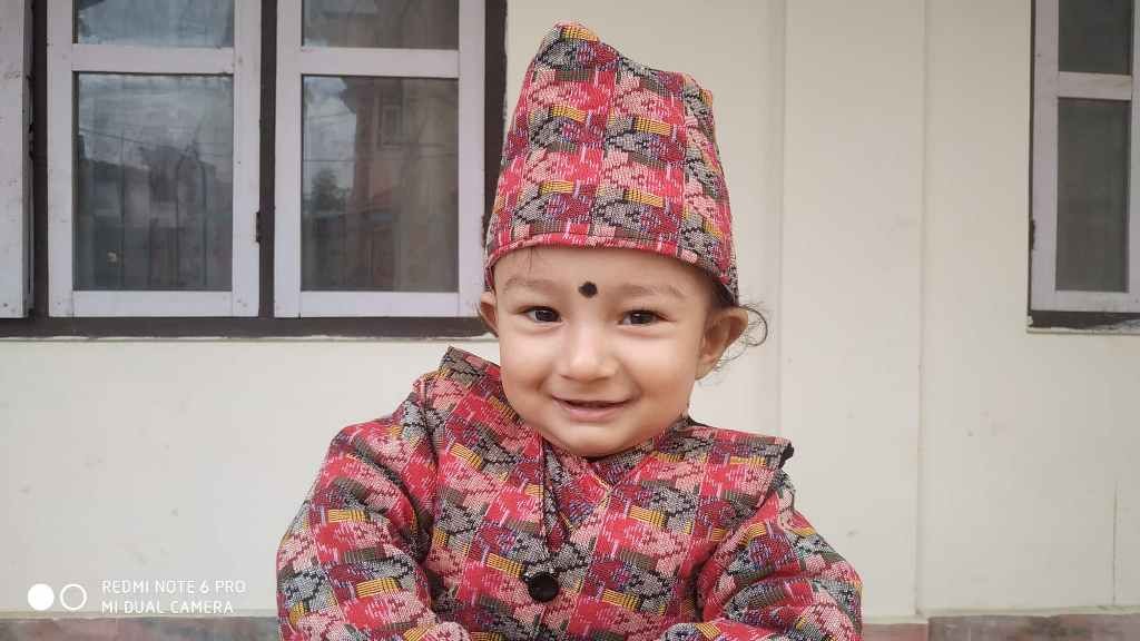 लोप हुन थाल्यो कालो टोपी