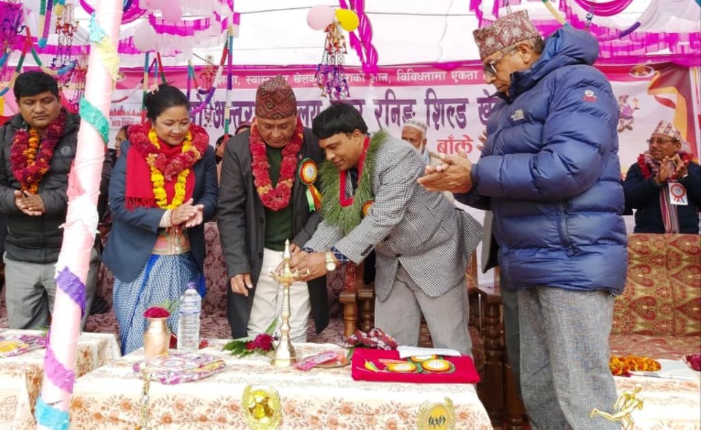 मेयर कपका निहुँमा चन्दा असुली