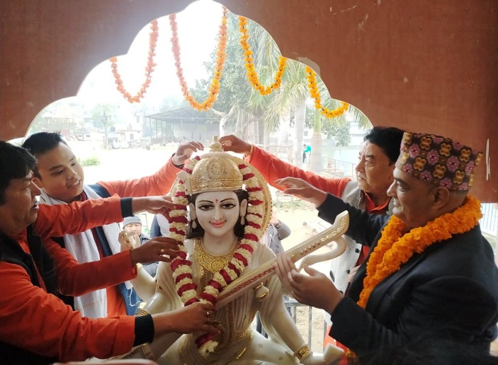 ब्यक्तिगत लगानीमा सरस्वतीको मन्दिर