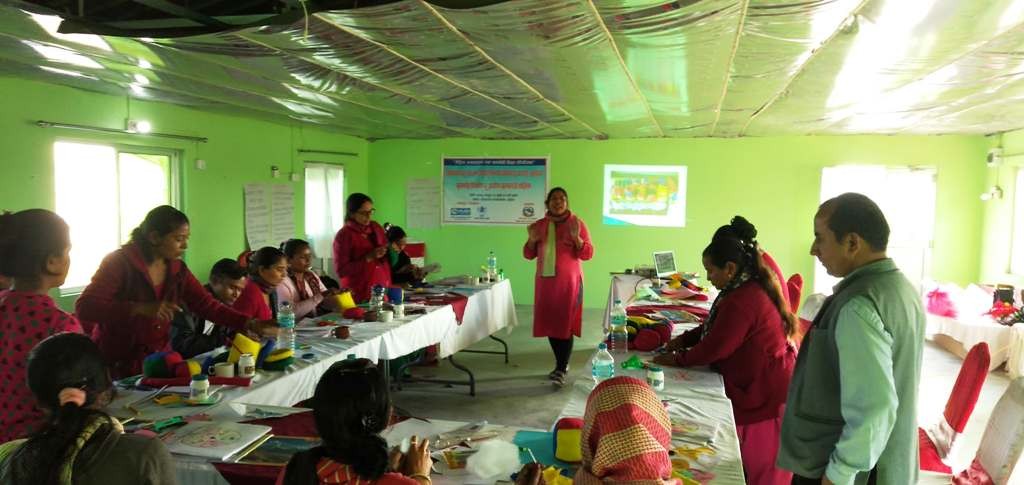 बढैयातालमा शिक्षकलाई सामाग्री निर्माण तालिम