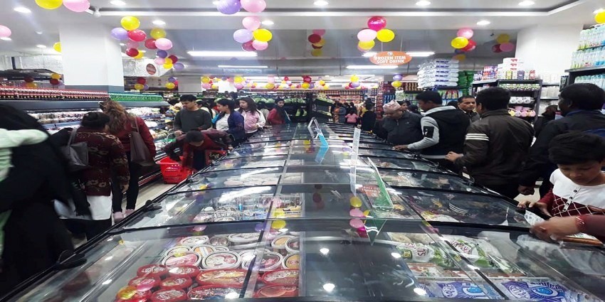 उपभोक्ता ठग्ने र म्याद नाघेका सामान बेच्ने भाटभटेनीका दुई शाखा कारवाहीमा
