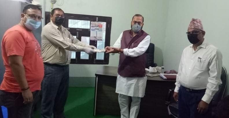 दलित संघद्वारा गाँउपालिकालाई सहयोग