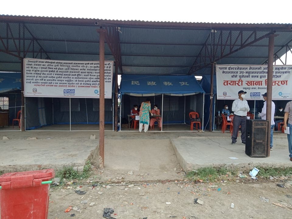 नेपाल–भारत सीमामा आएका नेपालीलाई तयारी खाना