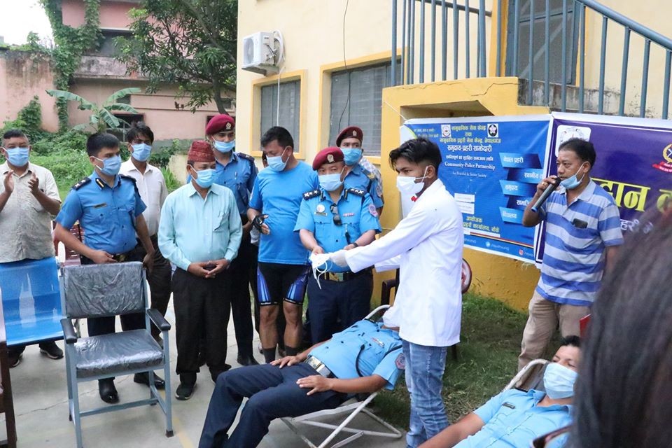 बाँके प्रहरीद्वारा बृहत रक्तदान