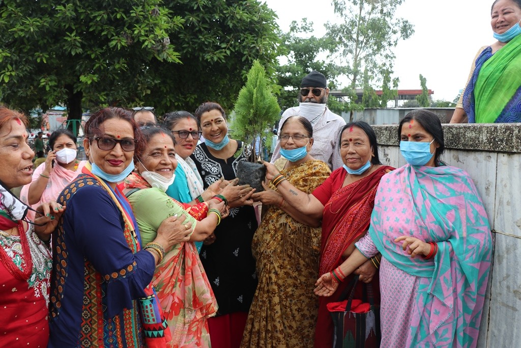 बागेश्वरी मन्दिरमा बृक्षारोपण