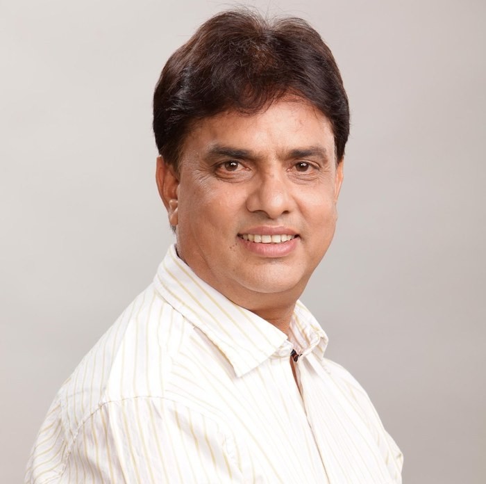 कलाकार हरिवंश आचार्यलाई कोरोना