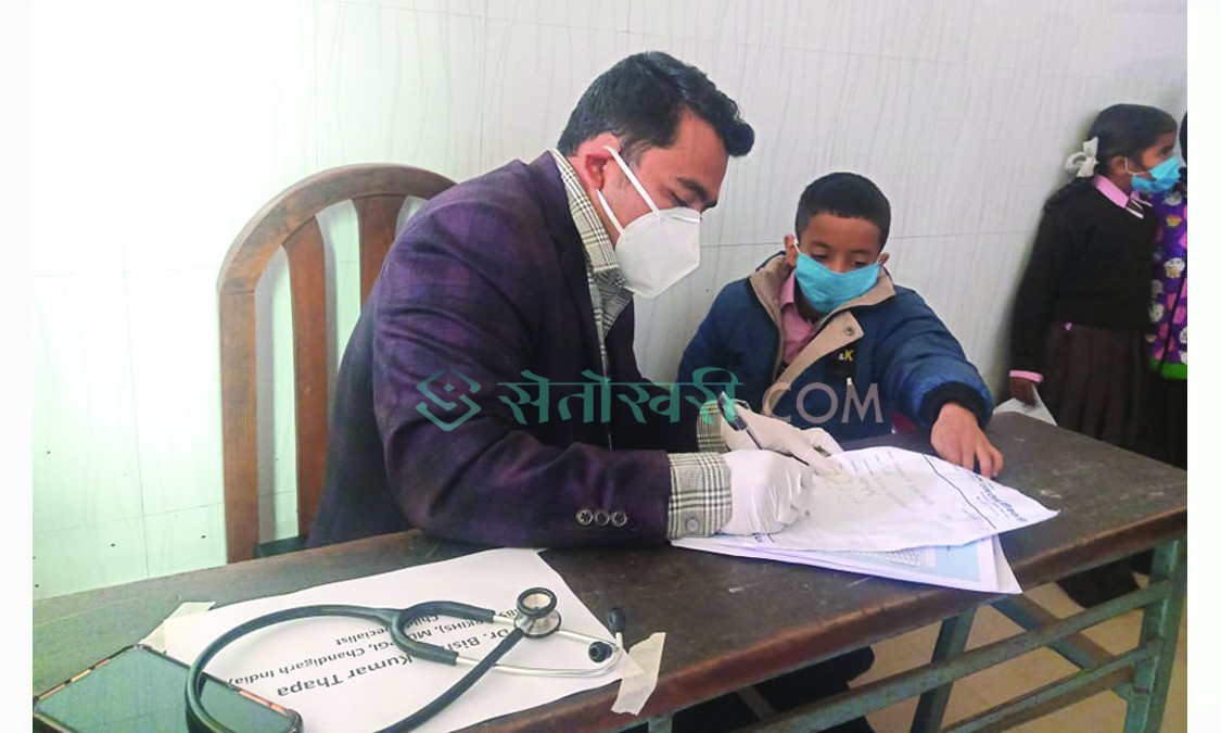 नेपालगन्जको ‘कान्छो’ वडामा स्वास्थ्य जाँच, स्थानीय खुुसी