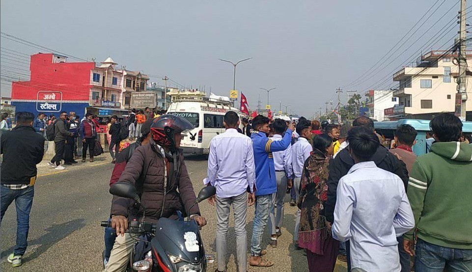 त्रिभुवन उमावि कोहलपुरका २ बालिकालाई हायसले ठक्कर दियो