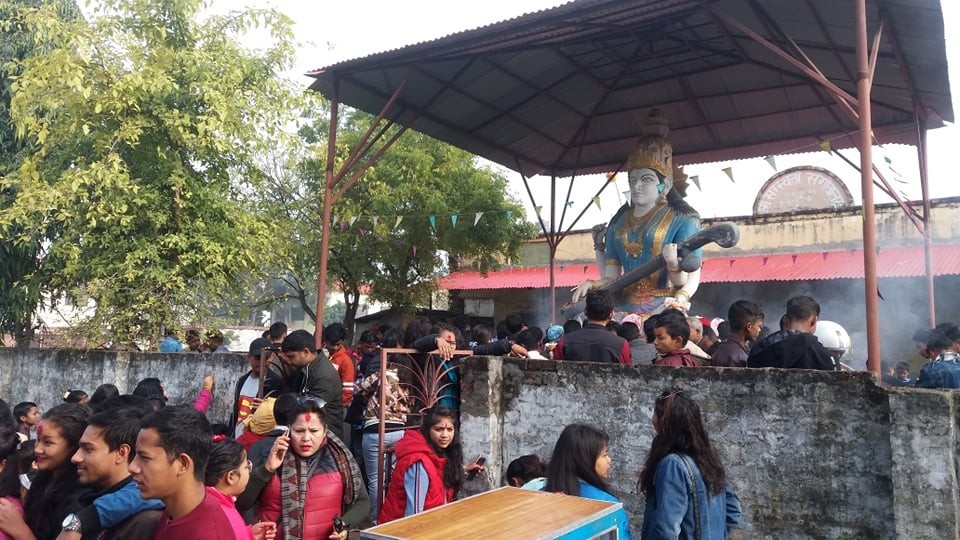 विद्याकी देवी सरस्वतीको पूजा–आराधना गरिदैं