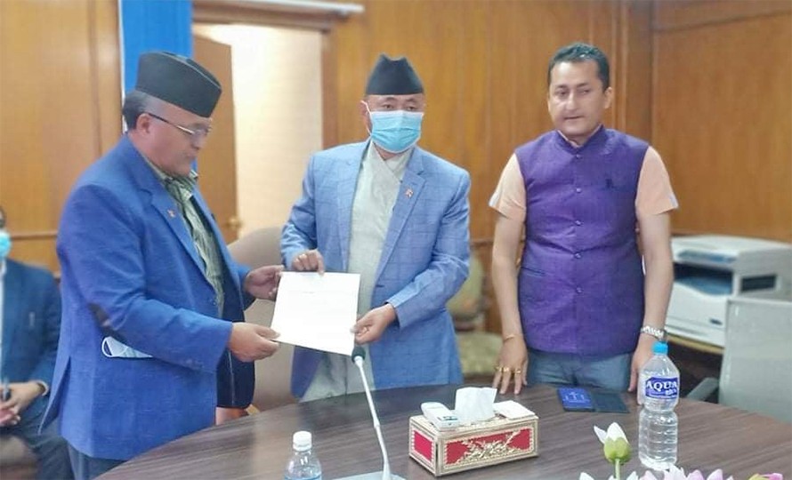 चैत तेस्रो हप्ताभित्र गाडी भाडा नबढाए सार्वजनिक यातायात ठप्प पार्ने चेतावानी