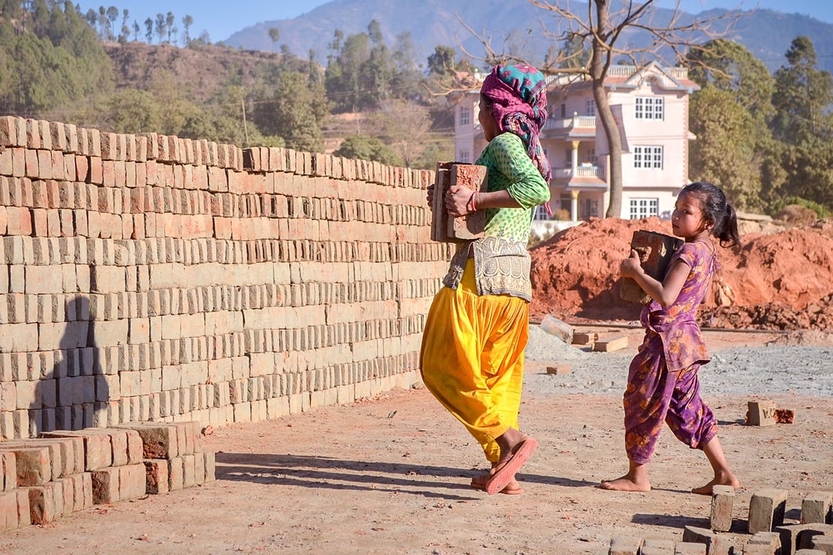 साथीहरु विद्यालय जान्छन्, मेरो मन पोल्छ’
