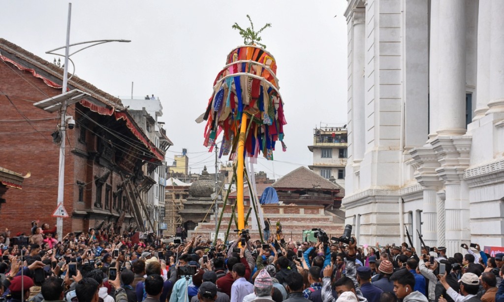 औपचारिक रुपमा शुरु भयो होली पर्व