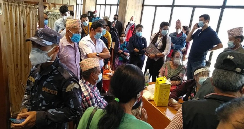 कोभिड विरुद्धको खोप लगाउन संसद भवनमा तनाव, खोप लगाउन रोकियो