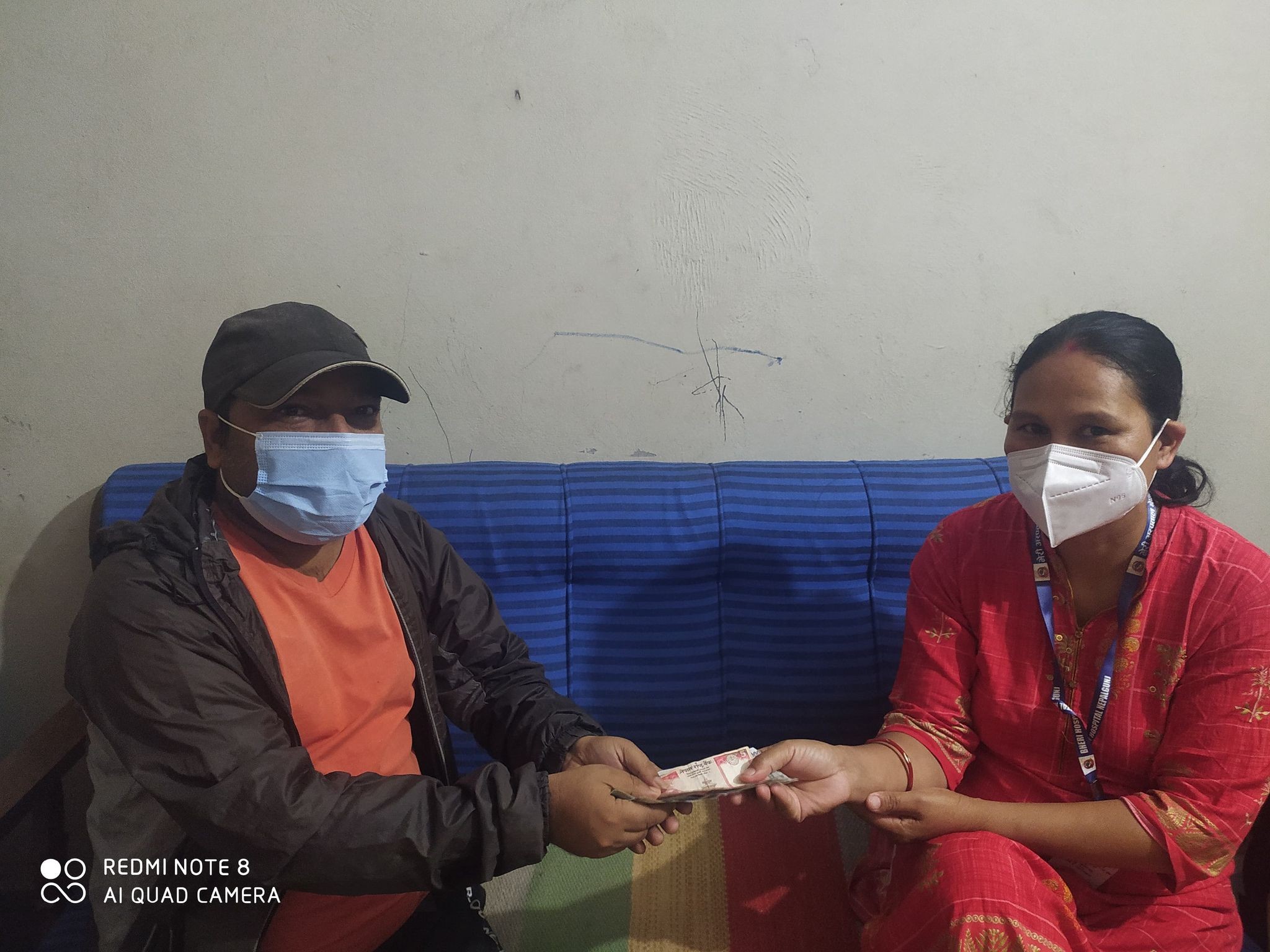 छोरीको जन्मदिनमा स्टाफ नर्स झसिन्द्राले एम्बुलेन्स खरिद गर्न गरिन सहयोग
