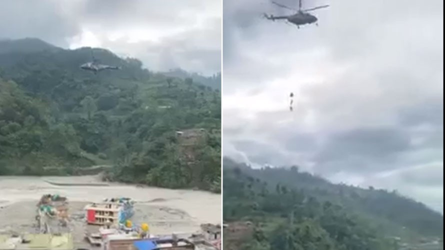 सेनाको हेलिकप्टरबाट बाढीमा फसेकालाई उद्धार गरियो