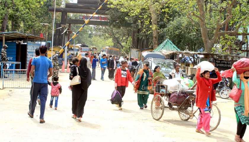 कोरोना कहरः रोजगारीका लागि भारत जाने बढे