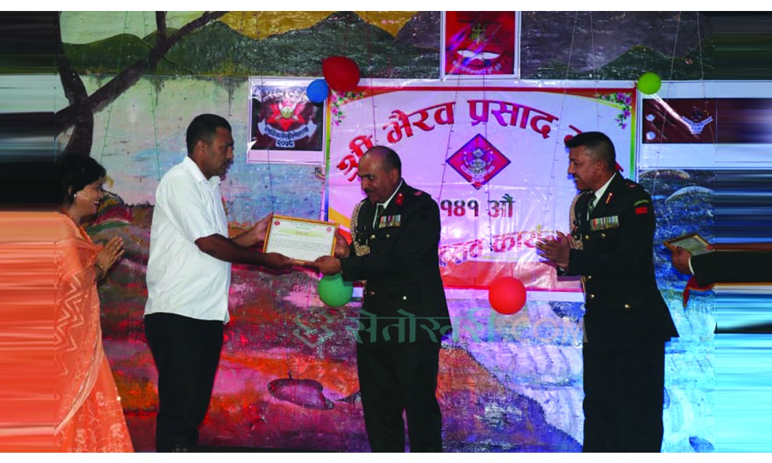 ‘कोभिड हिरो’ नरेशबाबु श्रेष्ठसहित तीन जनालाई सेनाको सम्मान