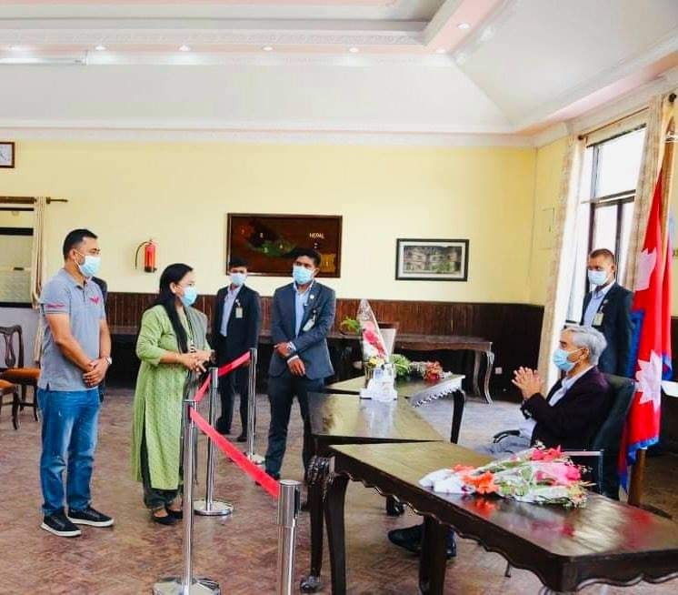 नेपालगन्जको विकासका लागि उपमेयर थापा र प्रधानमन्त्री देउवाबीच छलफल