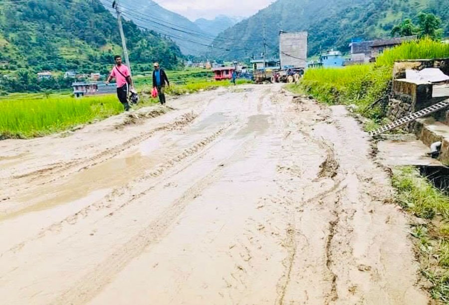 बागलुङमा स्थानीयवासीको प्रश्न : मेयरज्यू ! बाटो कहिले बन्छ ?