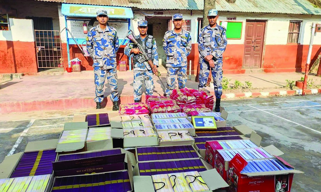 एपिएफद्वारा लाखौं मूल्यको अबैध लत्ताकपडा बरामद