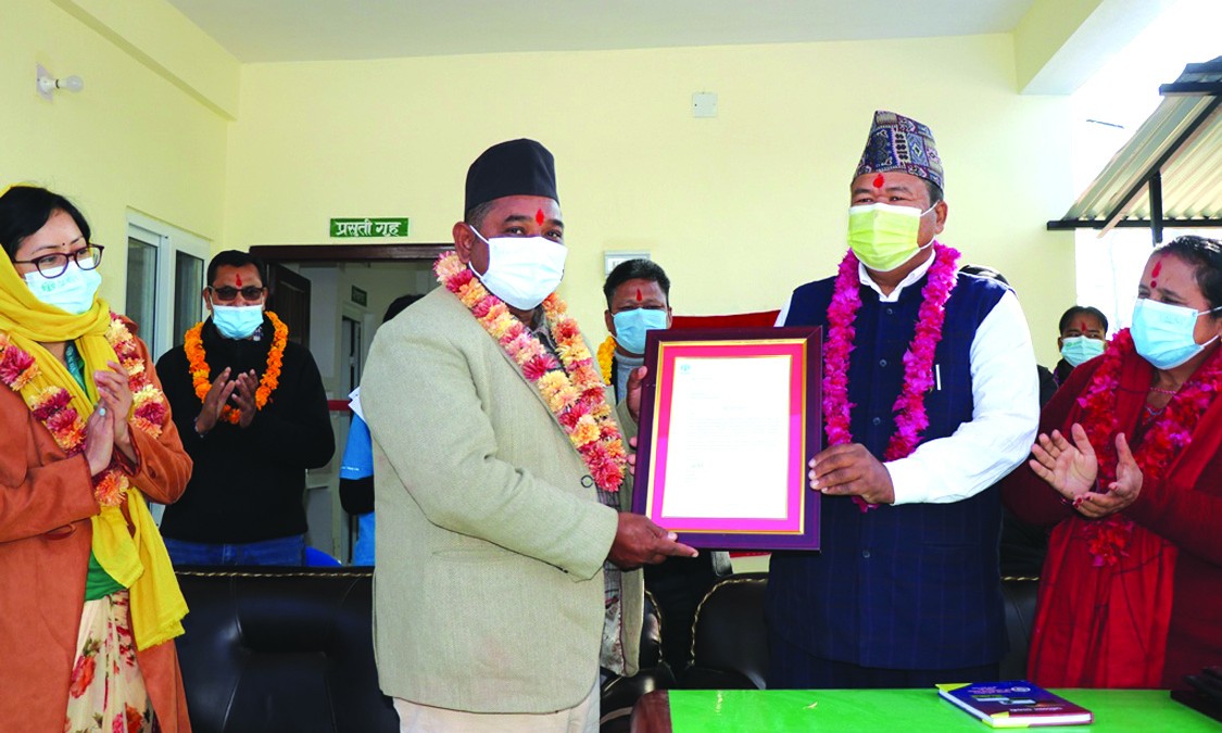 बैजनाथ गाउँपालिकालाई स्वास्थ्य भवन हस्तान्तरण
