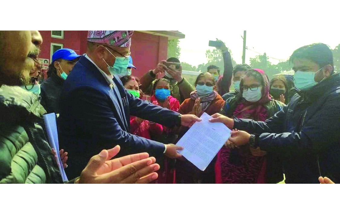 निर्वाचनको मिति घोषणा गर्न सिडिओमार्फत प्रधानमन्त्रीलाई ज्ञापनपत्र