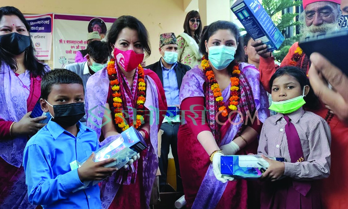 नेपालगन्जका ६ सय विद्यार्थीलाई हिमानी कोषको सहयोग