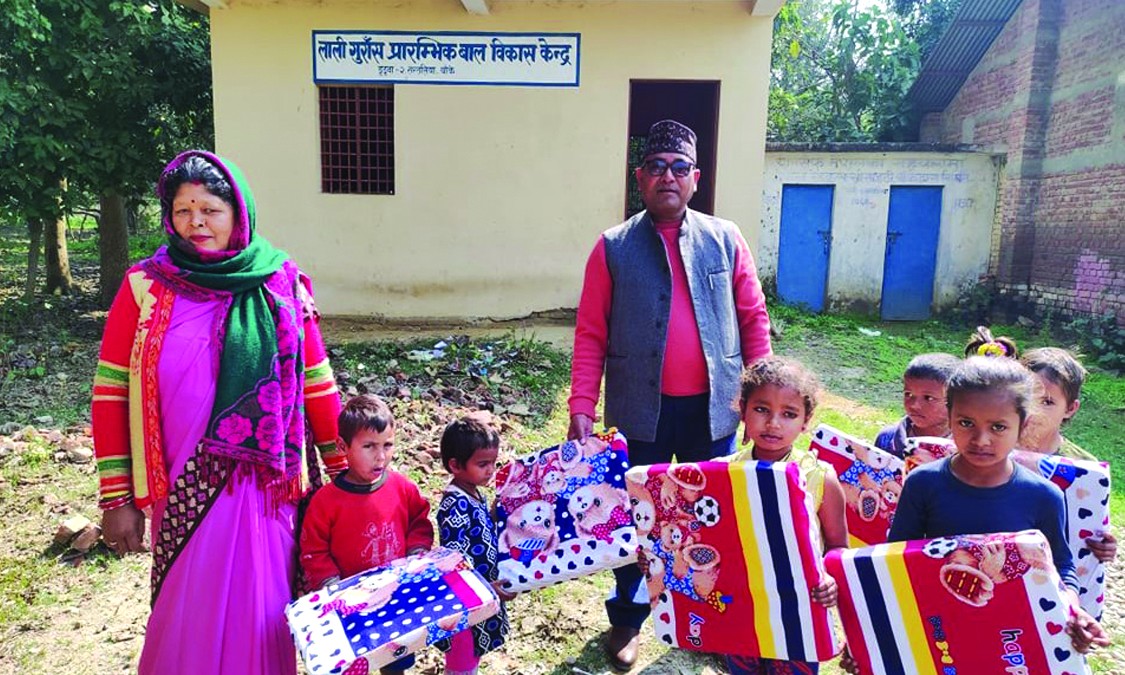 डुडुवाका ७२ वटा बालविकास केन्द्रलाई सामाग्री वितरण